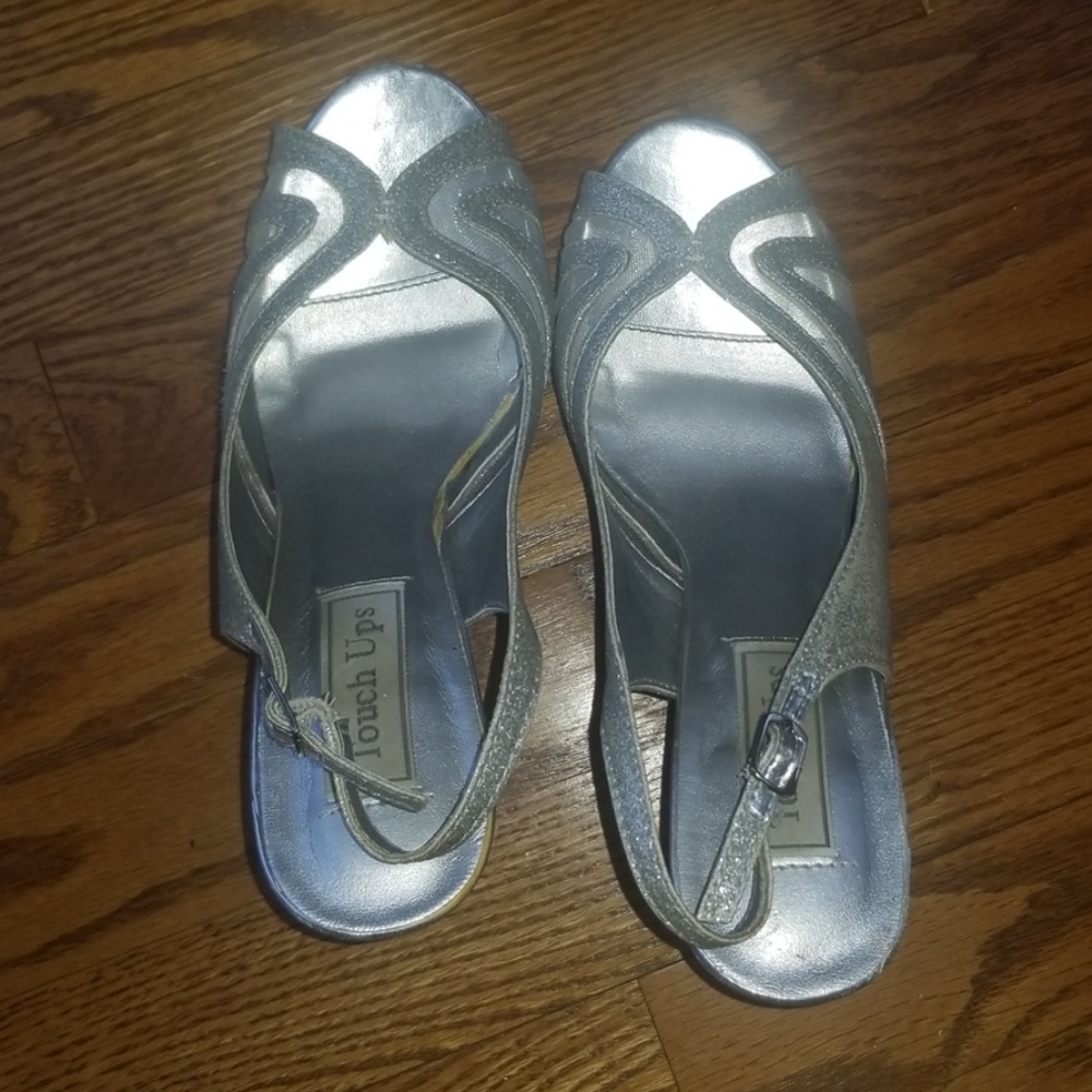 Silver fashion peep toe heels size 8.5 - Picture 4 of 6